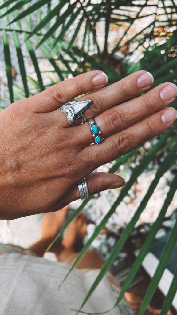 Mini Great White Ring